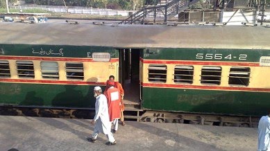 Passenger train in Pakistan ‘hijacked’ by Baloch separatists, many injured