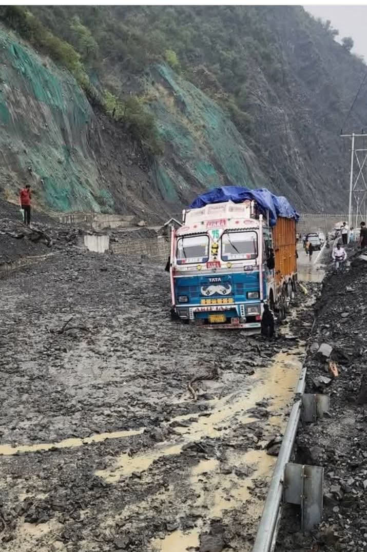 Vehicular Movement Suspended on Jammu-Srinagar Highway Due to Mudslide