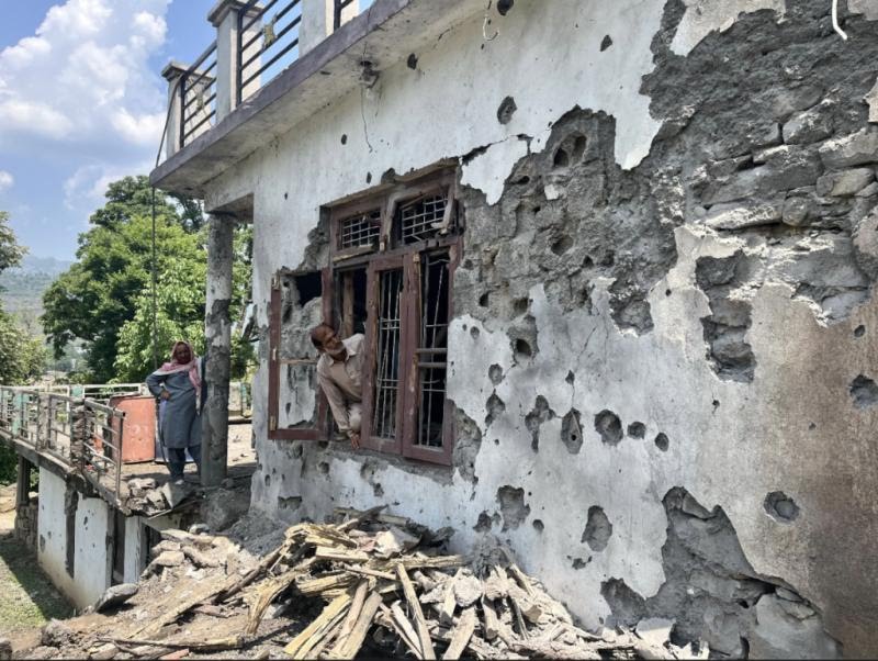 Don’t rush back home, stay at safer places: J&K Police to border village residents