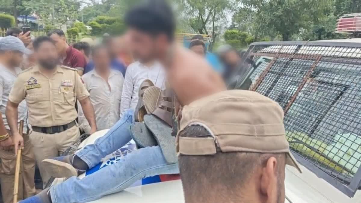 Preliminary Enquiry Intiated Against Police Personnel In Jammu After A Video Goes Viral On Social Media