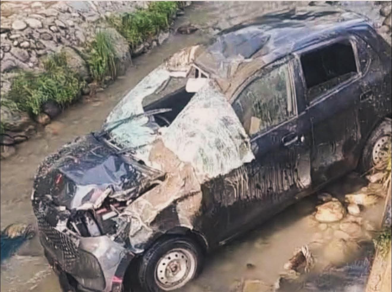 One Dead, Five Injured as Vehicle Falls Into Canal in Padpawan, Shopian