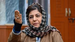Mehbooba Mufti Heads to Raj Bhavan for First Meeting with LG Manoj Sinha in Five Years