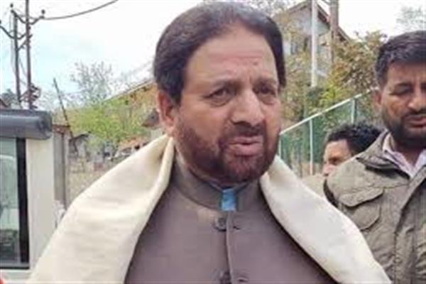 Hakeem Yaseen Seeks Lifting of Tourism Ban at Doodpathri, Yousmarg & Tosamaidan