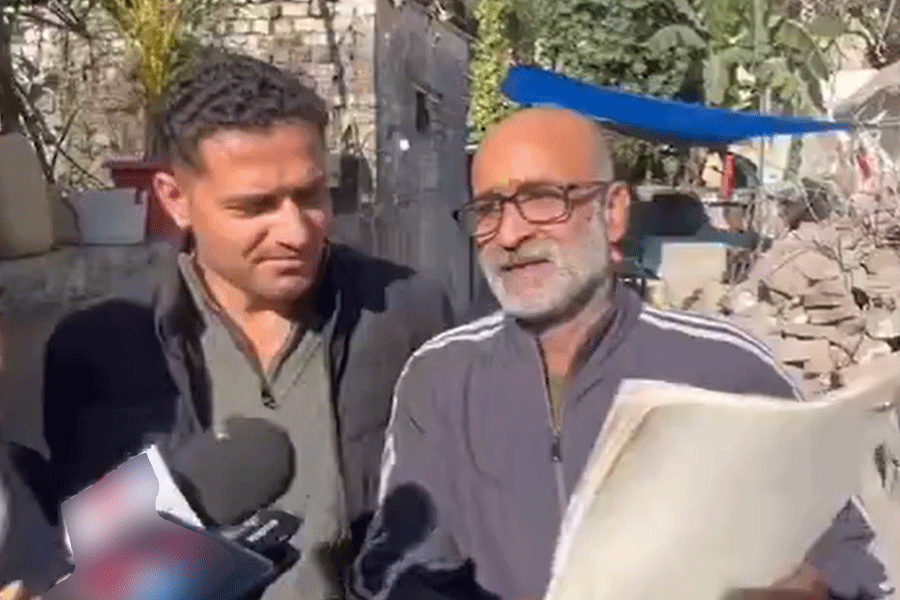 After House Razing, Hindu Family Steps In With Land for Muslim Journalist in Jammu