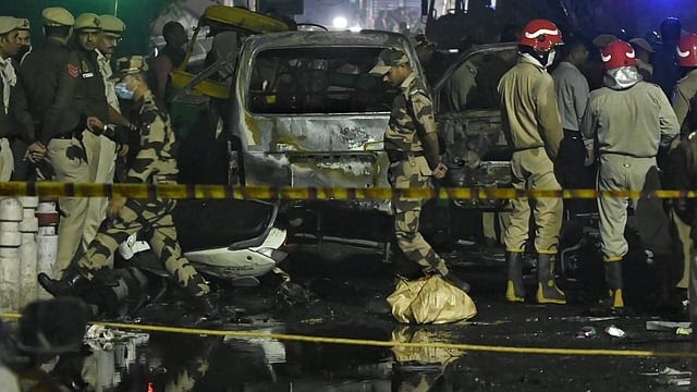 8 Killed, Several Injured in Powerful Blast Near Delhi’s Red Fort