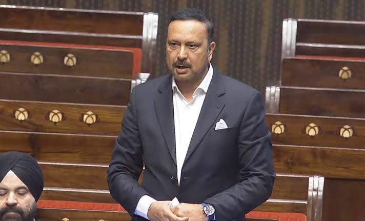 Hydro project developers violating pacts, not employing locals: Sajad Kichloo in RS