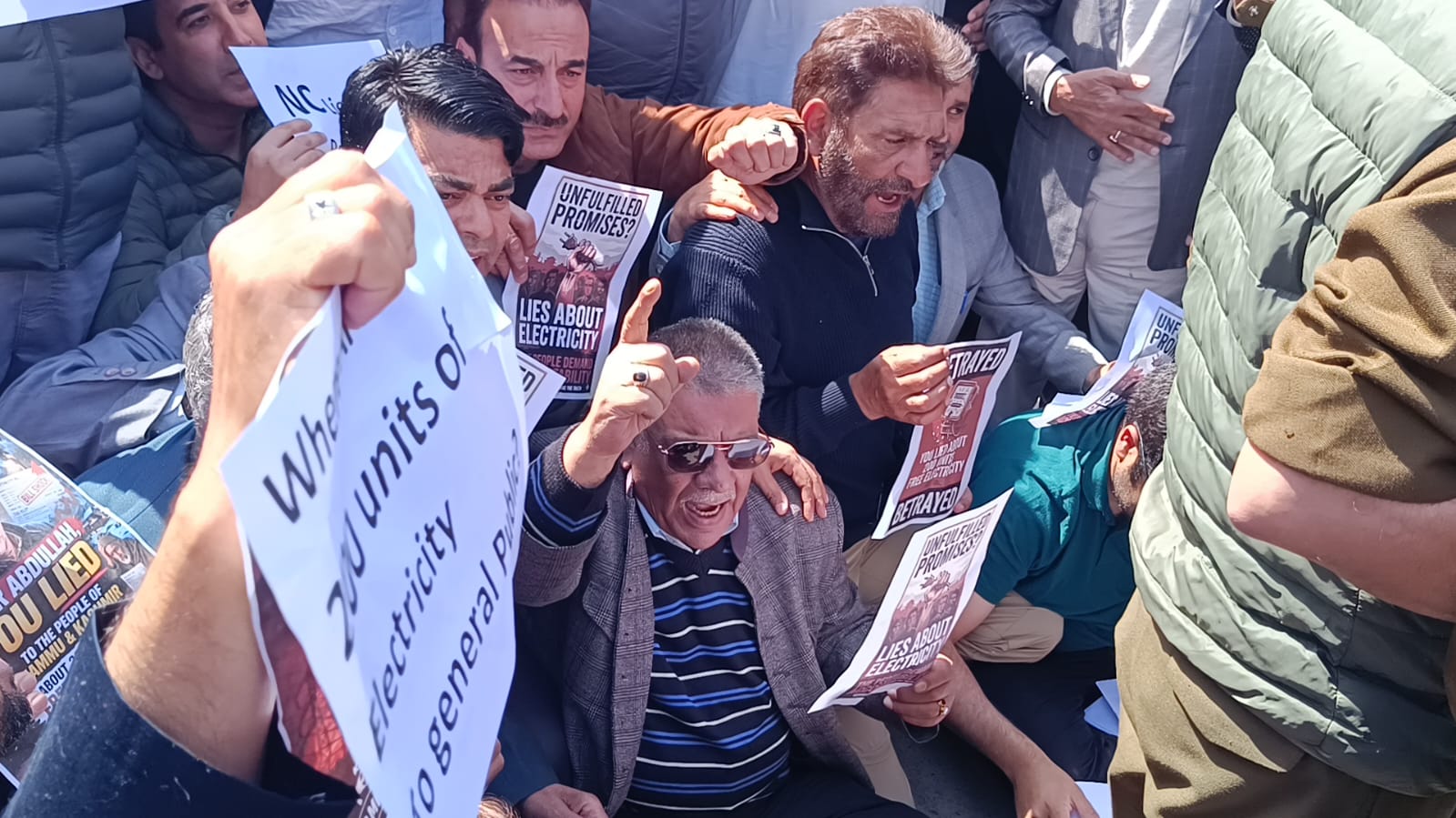 PDP Stages Protest in Srinagar Over Taxes, Utility Charges, Power Amnesty Issue