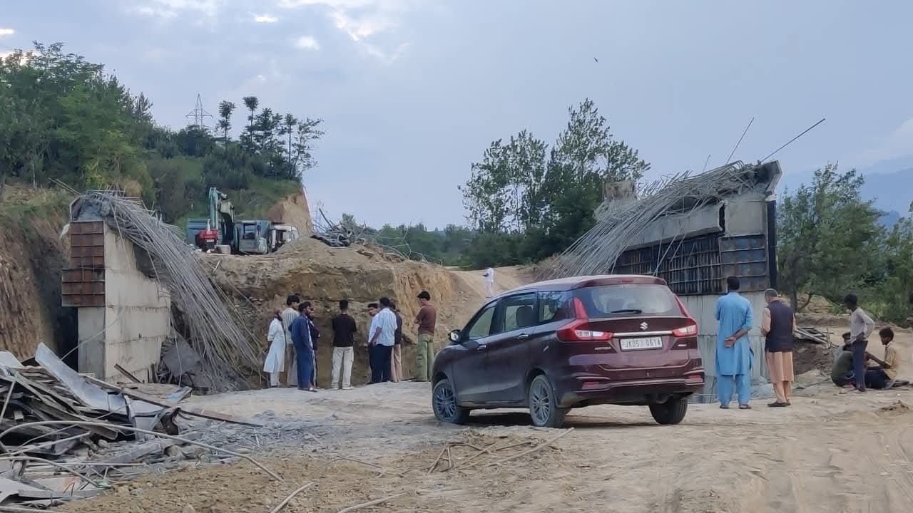 10 injured as newly Constructed bridge Collapses in Baramulla