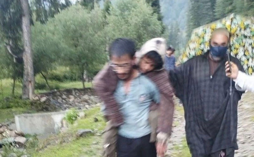 2 Killed, 2 Injured After Lightning Strike in Anantnag